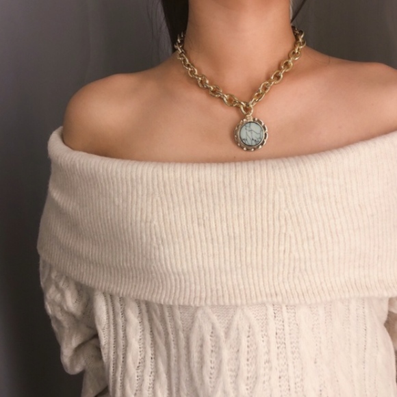 Roman Marble Pendant Gold Chain Necklace - Picture 6 of 9